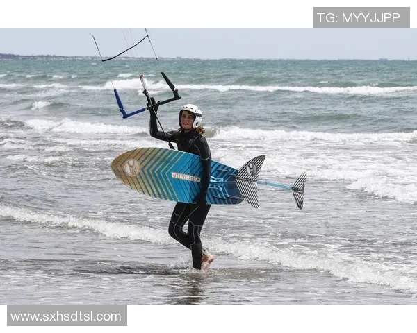 足球明星冲浪背后的故事与精彩瞬间揭秘